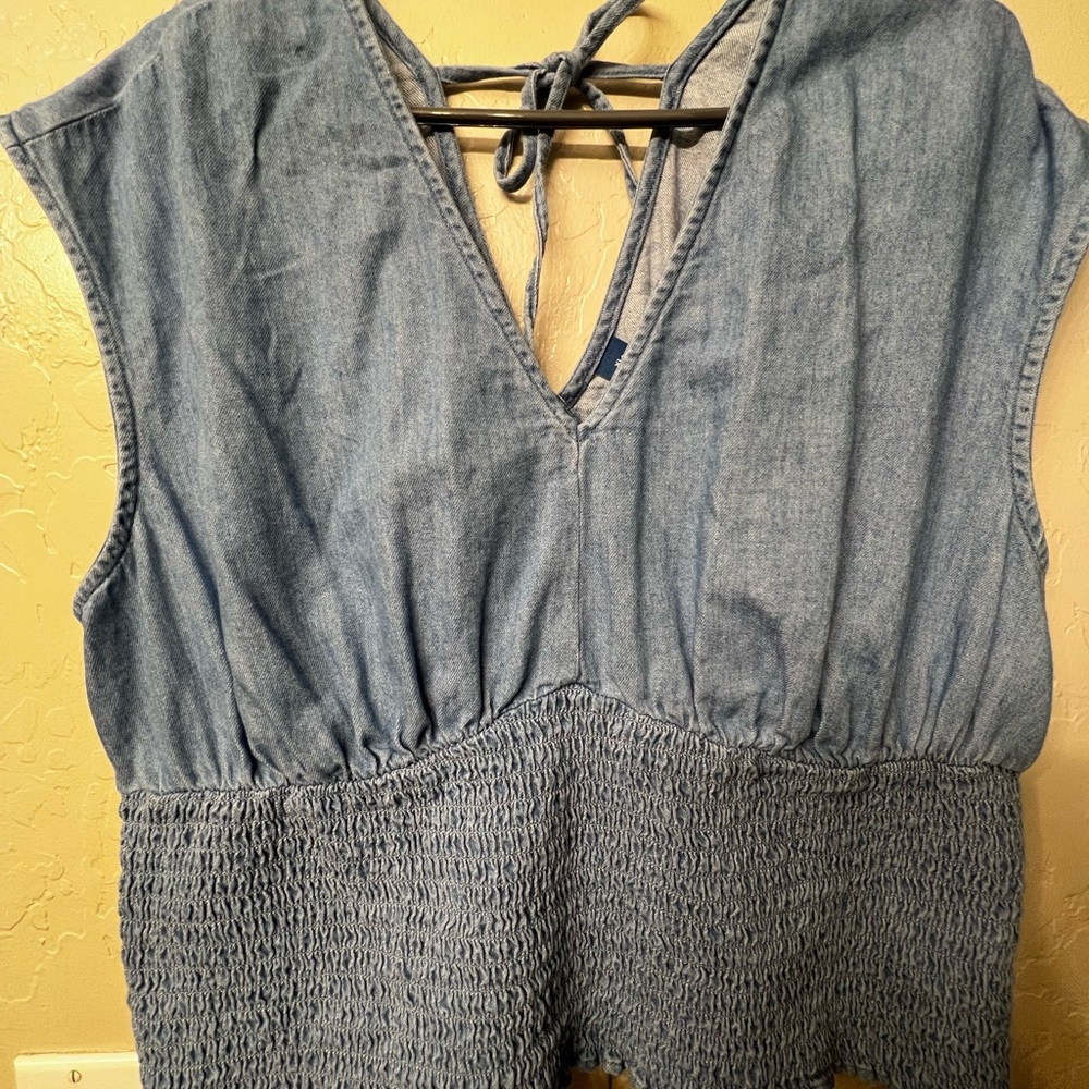 Old Navy Gray Smocked Tie Front Tank Top